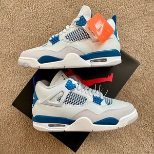 Air Jordan 4 ‘Military Blue’